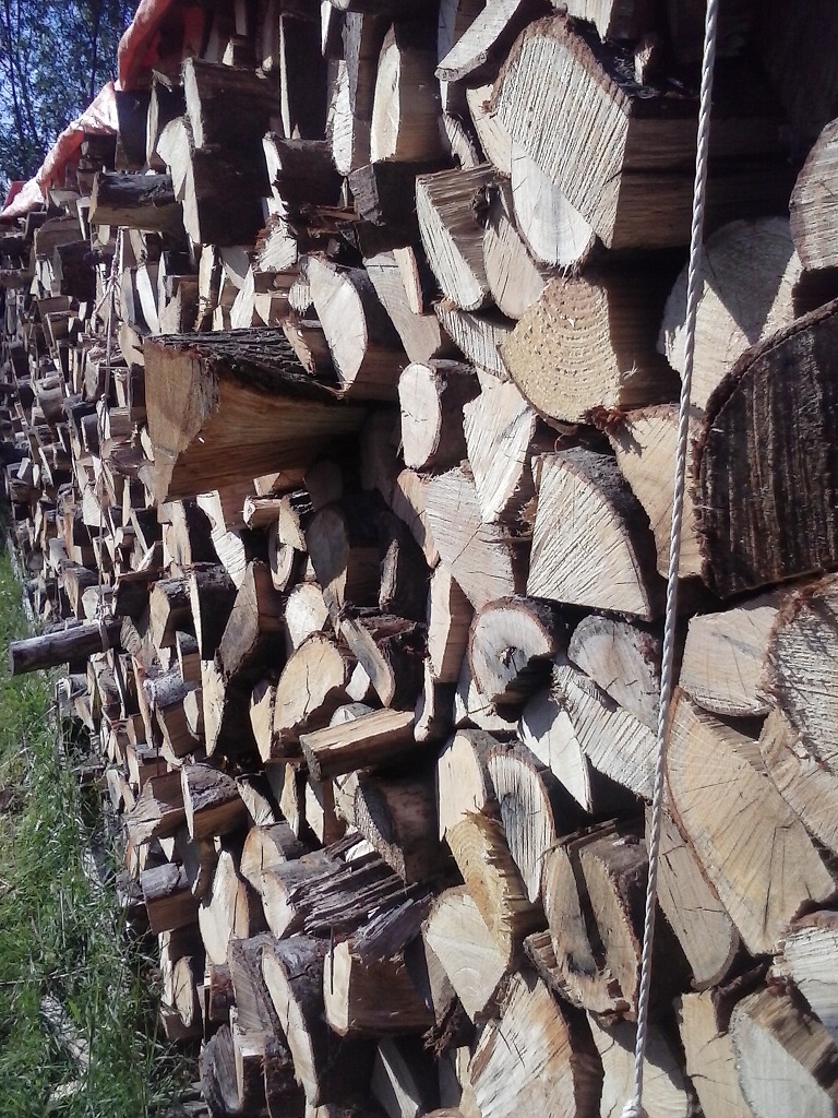 hout stapel juni2015 Hout Eerlijk Weert